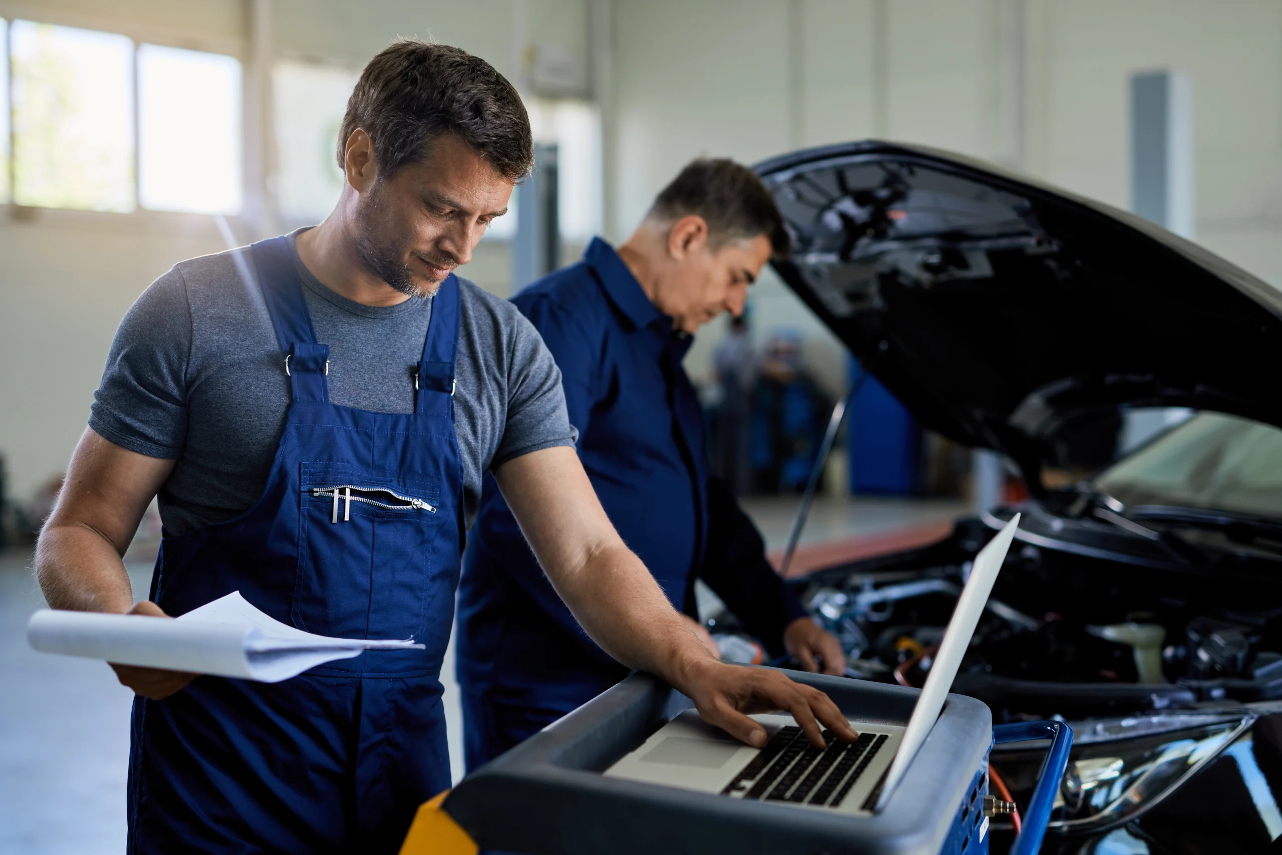 Mobile tire service and emergency tire service in action